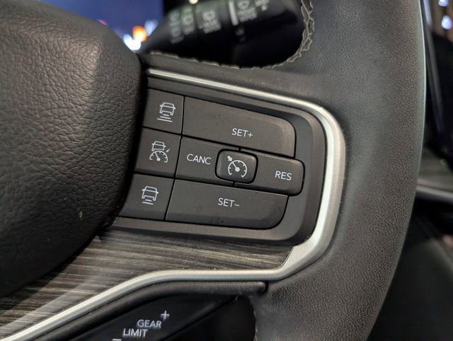 Used 2023 Jeep Wagoneer L Series II w/ Premium Group I image 20