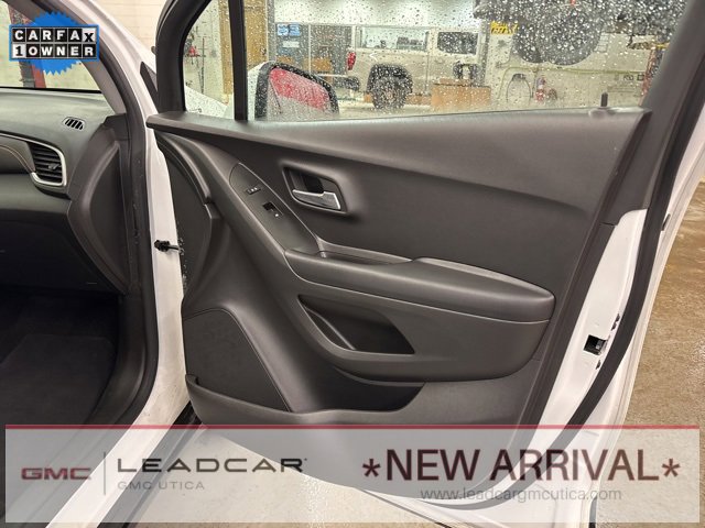 Used 2022 Chevrolet Trax LT w/ Sport Edition image 11