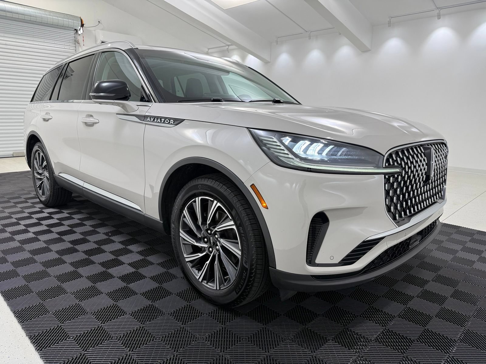 Used 2025 Lincoln Aviator AWD