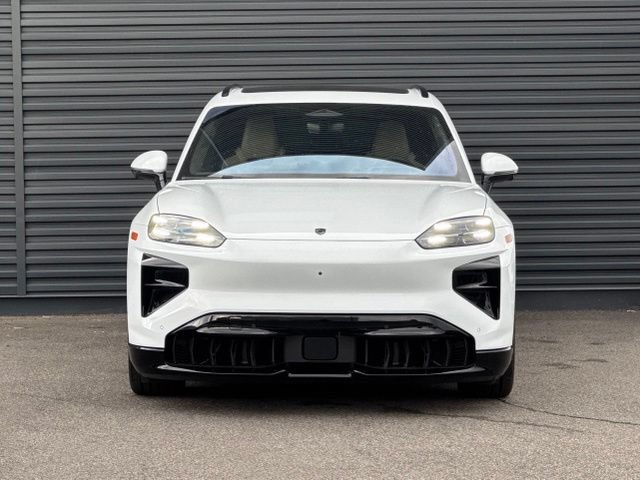 New 2026 Porsche Cayenne Turbo AWD/4WD image 10