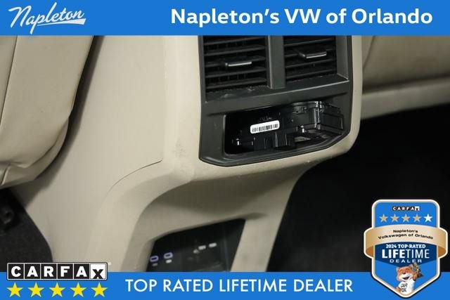 Certified 2022 Volkswagen Atlas SE w/ Black Wheel Package FWD image 33