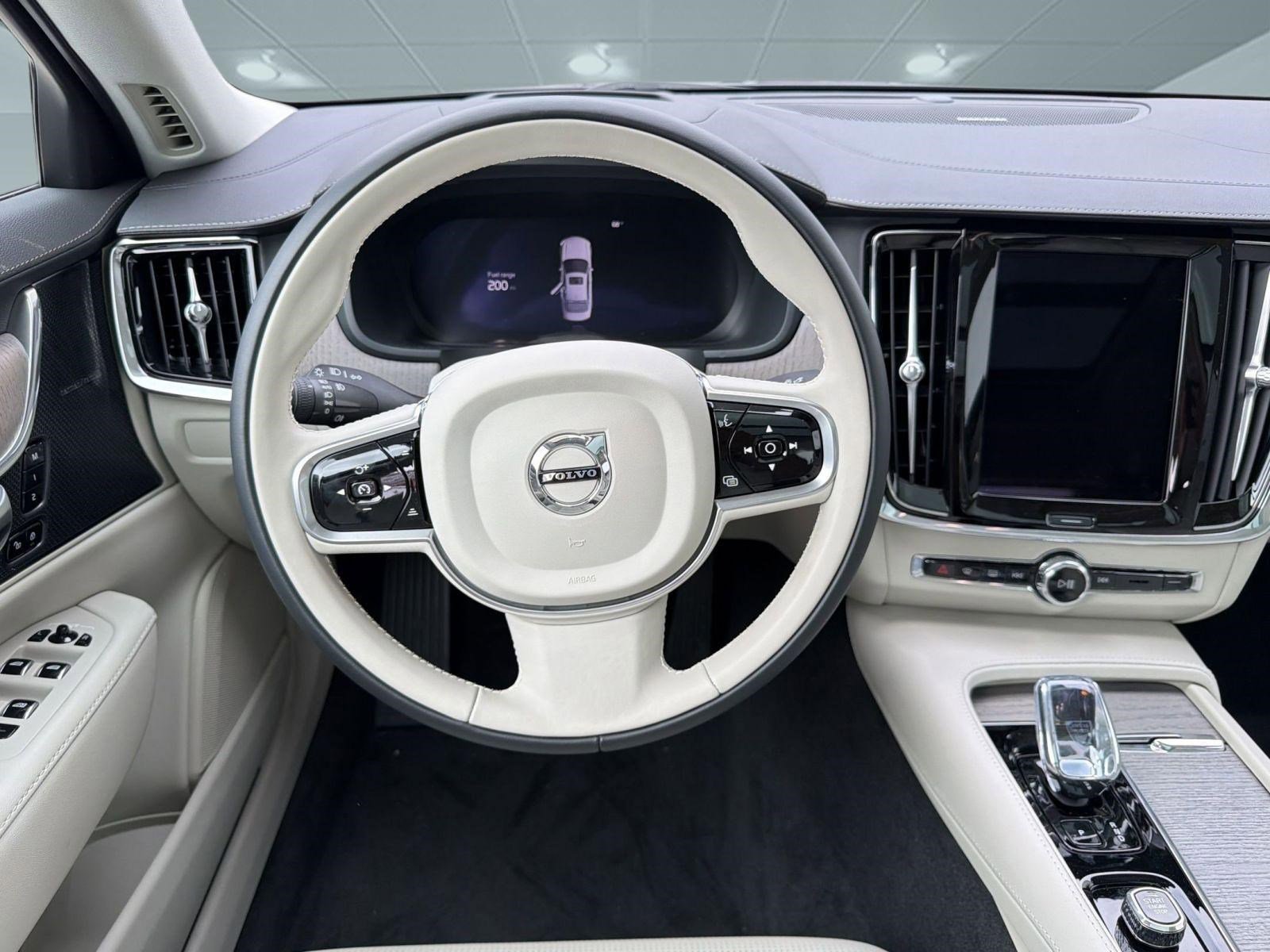 Certified 2025 Volvo S90 B6 Ultra image 26