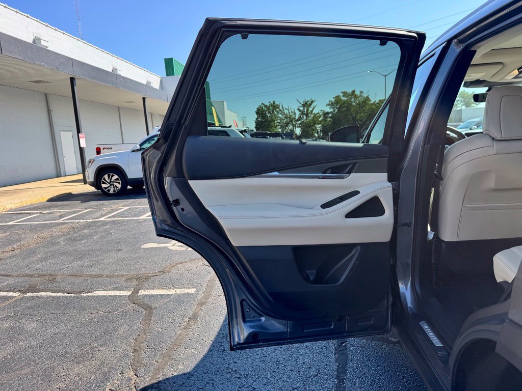 Used 2023 INFINITI QX60 Luxe w/ Cargo Package AWD/4WD image 48