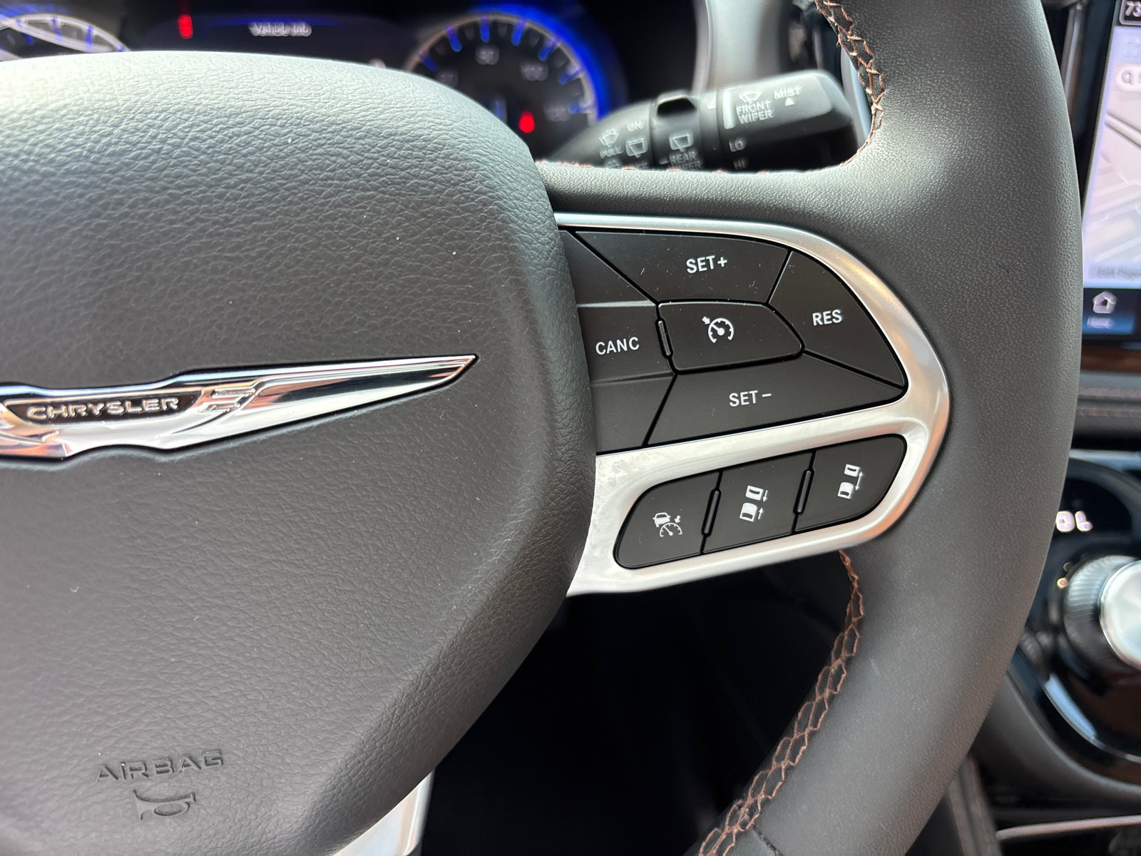 Used 2024 Chrysler Pacifica Pinnacle AWD/4WD image 18