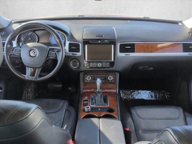 Used 2014 Volkswagen Touareg Lux image 19