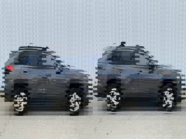 Used 2019 Toyota RAV4 LE w/ Carpet Mat Package image 3