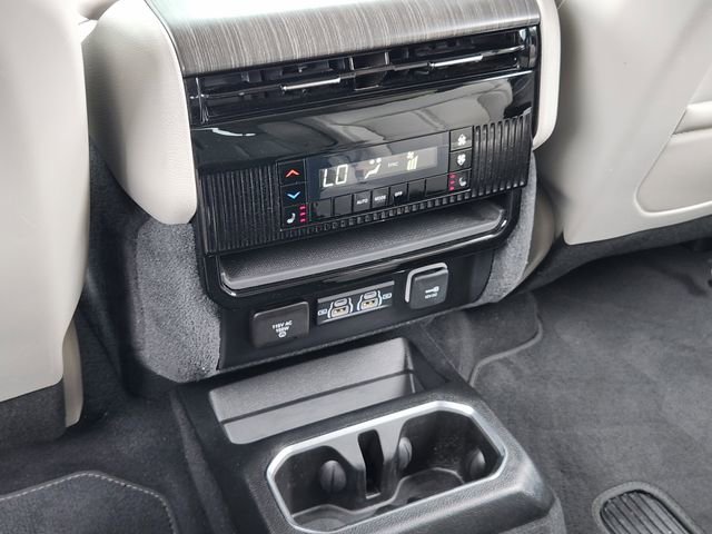 Certified 2024 Jeep Wagoneer Series II image 29