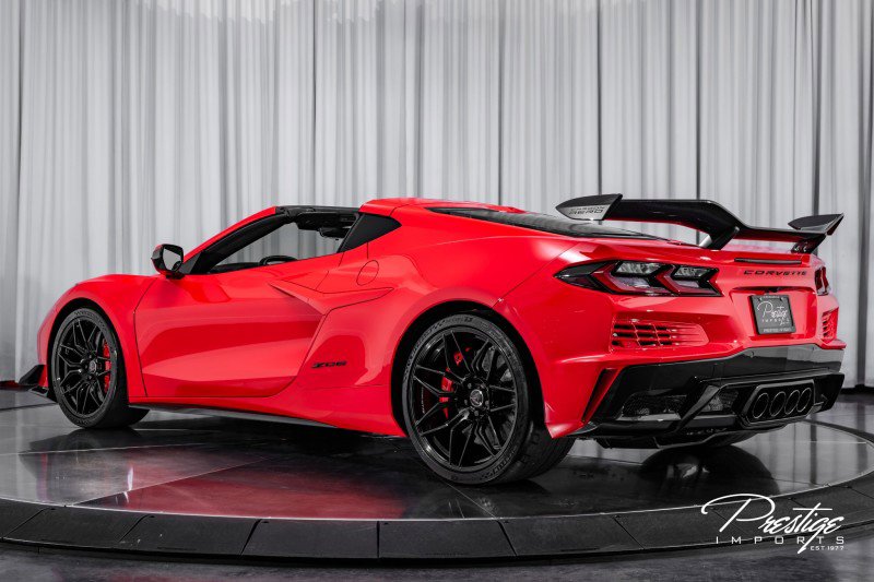 Used 2025 Chevrolet Corvette Z06 w/ Z07 Performance Package image 23