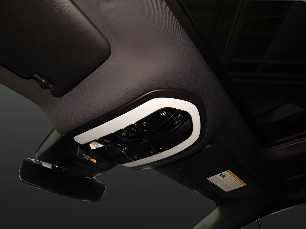 Used 2022 Porsche Macan image 25