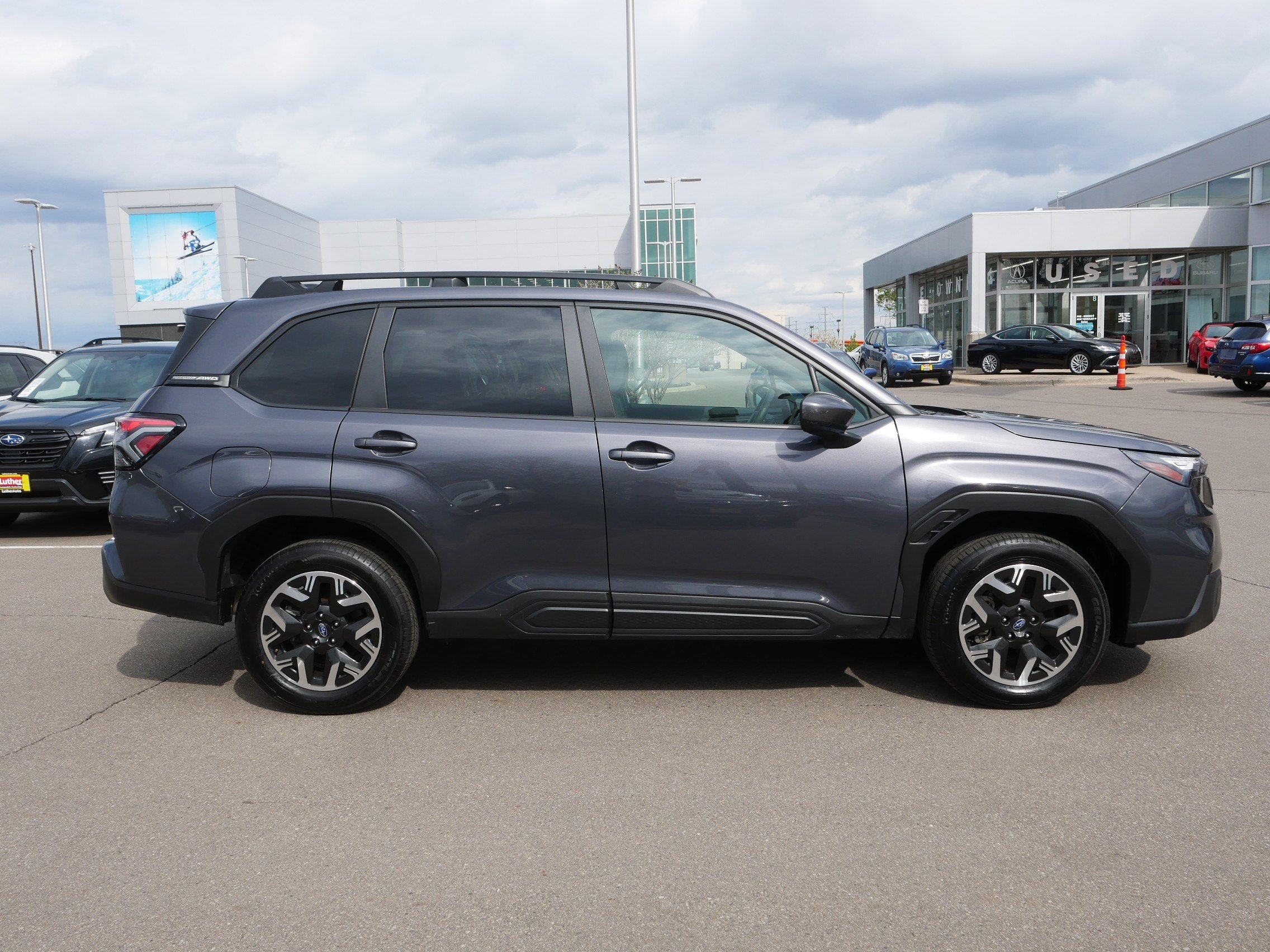 Certified 2025 Subaru Forester Premium AWD/4WD image 8