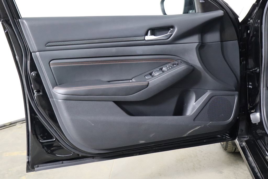 Used 2022 Nissan Altima 2.5 SR FWD image 19