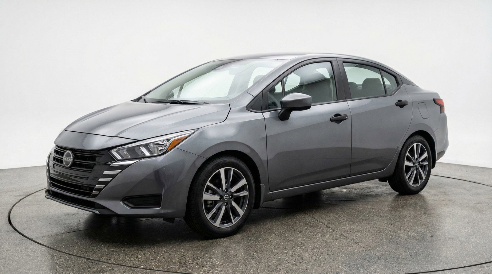 Used 2025 Nissan Versa SV image 3