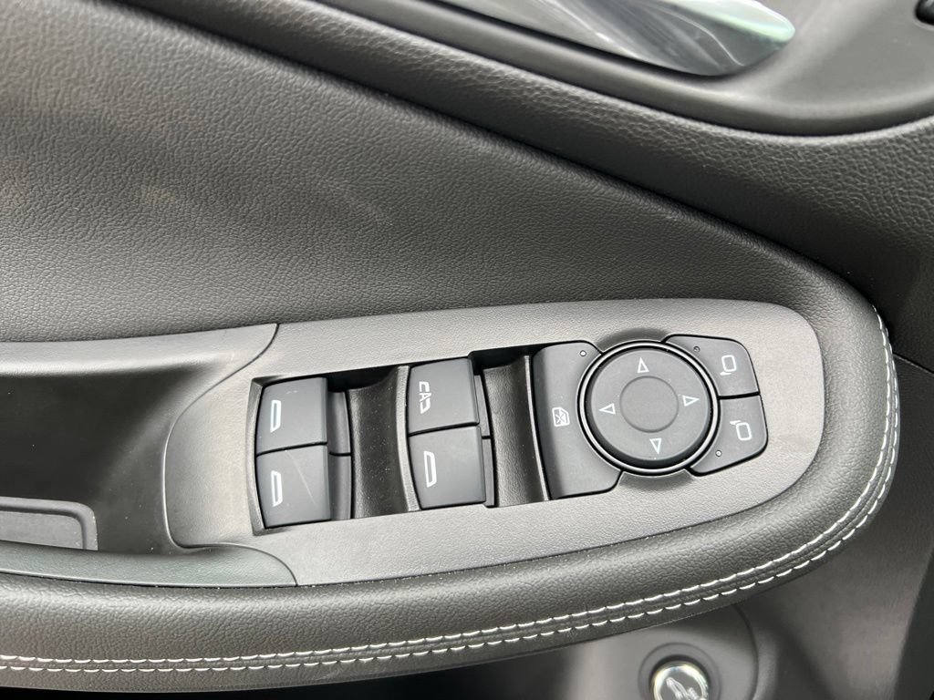 Used 2026 Buick Encore GX Avenir w/ Avenir Technology Package AWD/4WD image 8