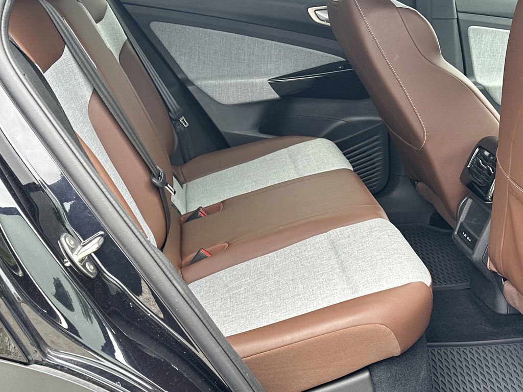 Used 2023 Volkswagen ID.4 Pro image 16