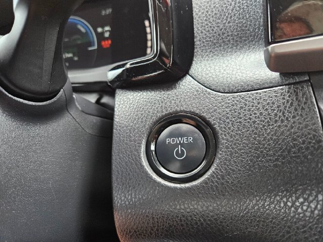 Used 2025 Toyota Camry LE FWD image 35