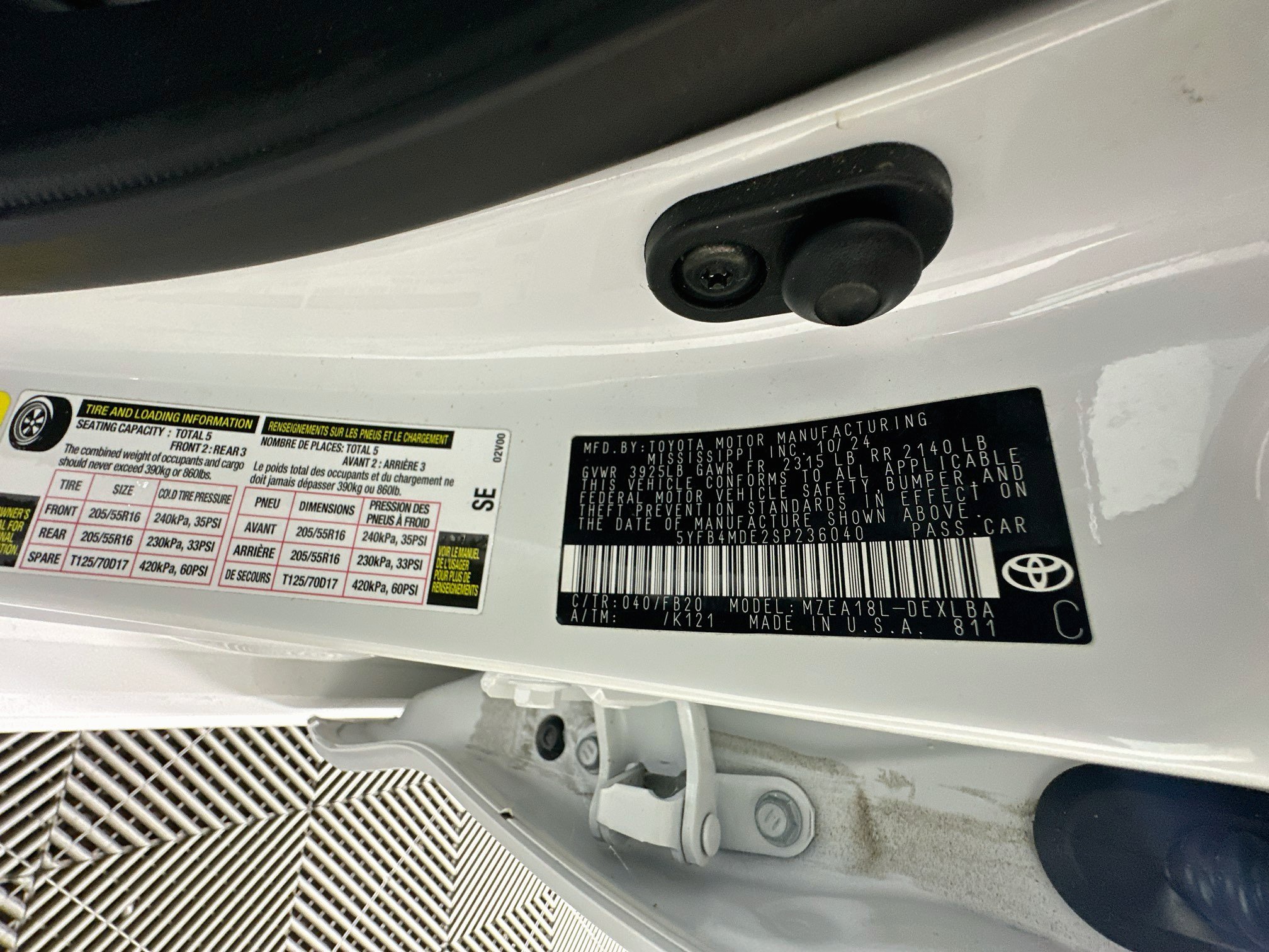 Used 2025 Toyota Corolla LE FWD image 12
