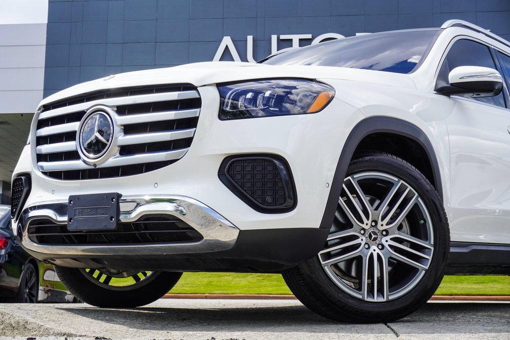 Used 2024 Mercedes-Benz GLS 450 4MATIC image 2