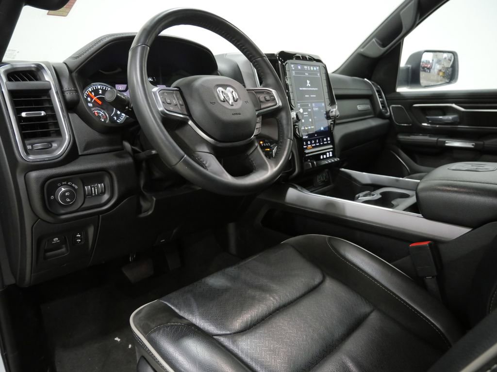 Used 2024 RAM 1500 Laramie AWD/4WD image 8