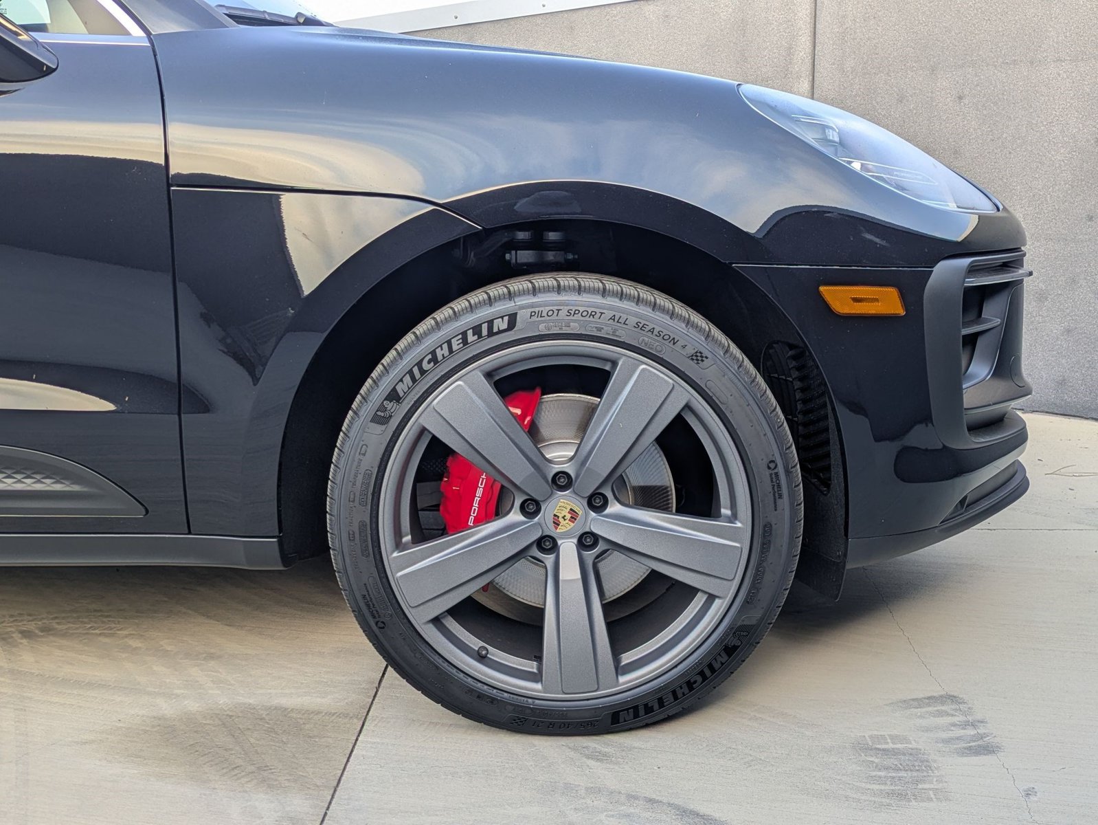 Certified 2025 Porsche Macan S AWD/4WD image 11