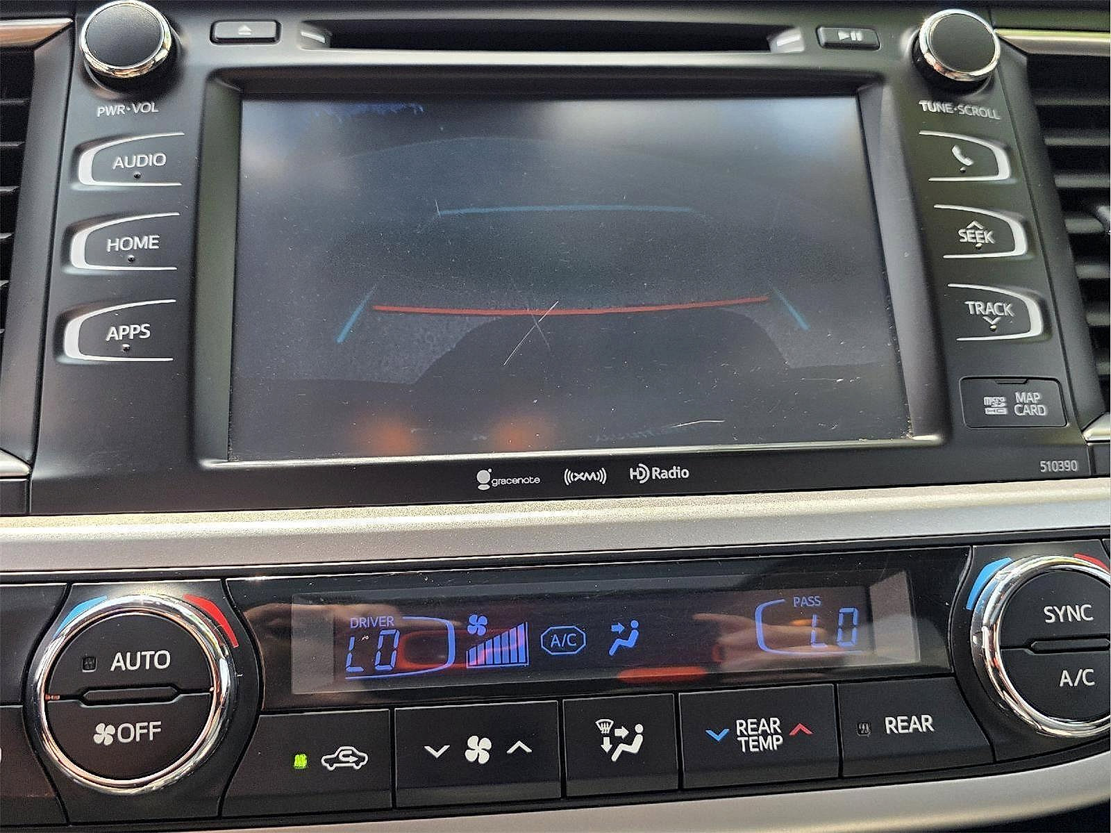 Used 2019 Toyota Highlander XLE AWD/4WD image 20