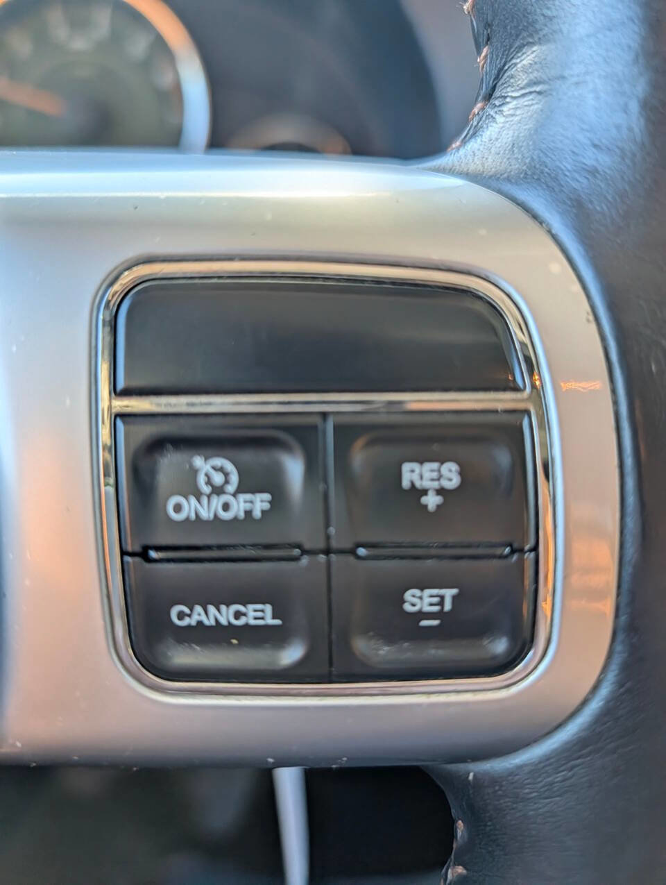 Used 2011 Jeep Wrangler Unlimited 70th Anniversary w/ Connectivity Group image 25