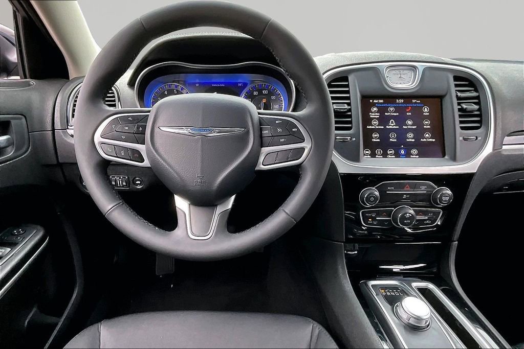 Used 2023 Chrysler 300 Touring w/ Sport Appearance Package image 7