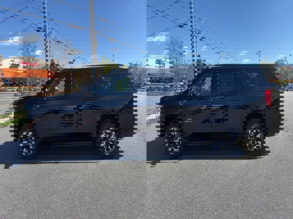 New 2026 GMC Yukon XL AT4 image 3