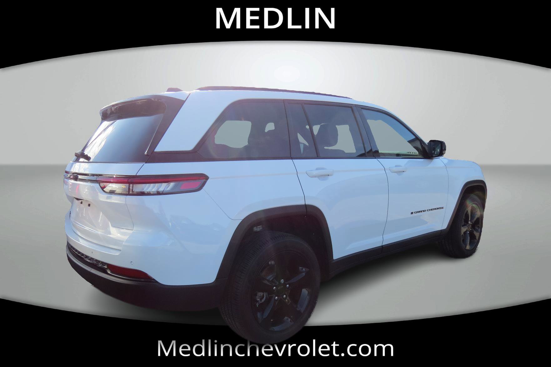 Used 2025 Jeep Grand Cherokee 4WD image 6