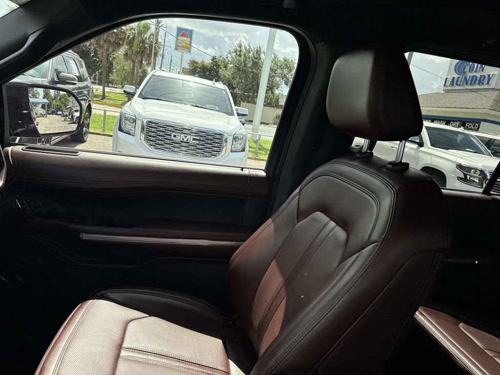 Used 2024 Ford Expedition Limited RWD image 18