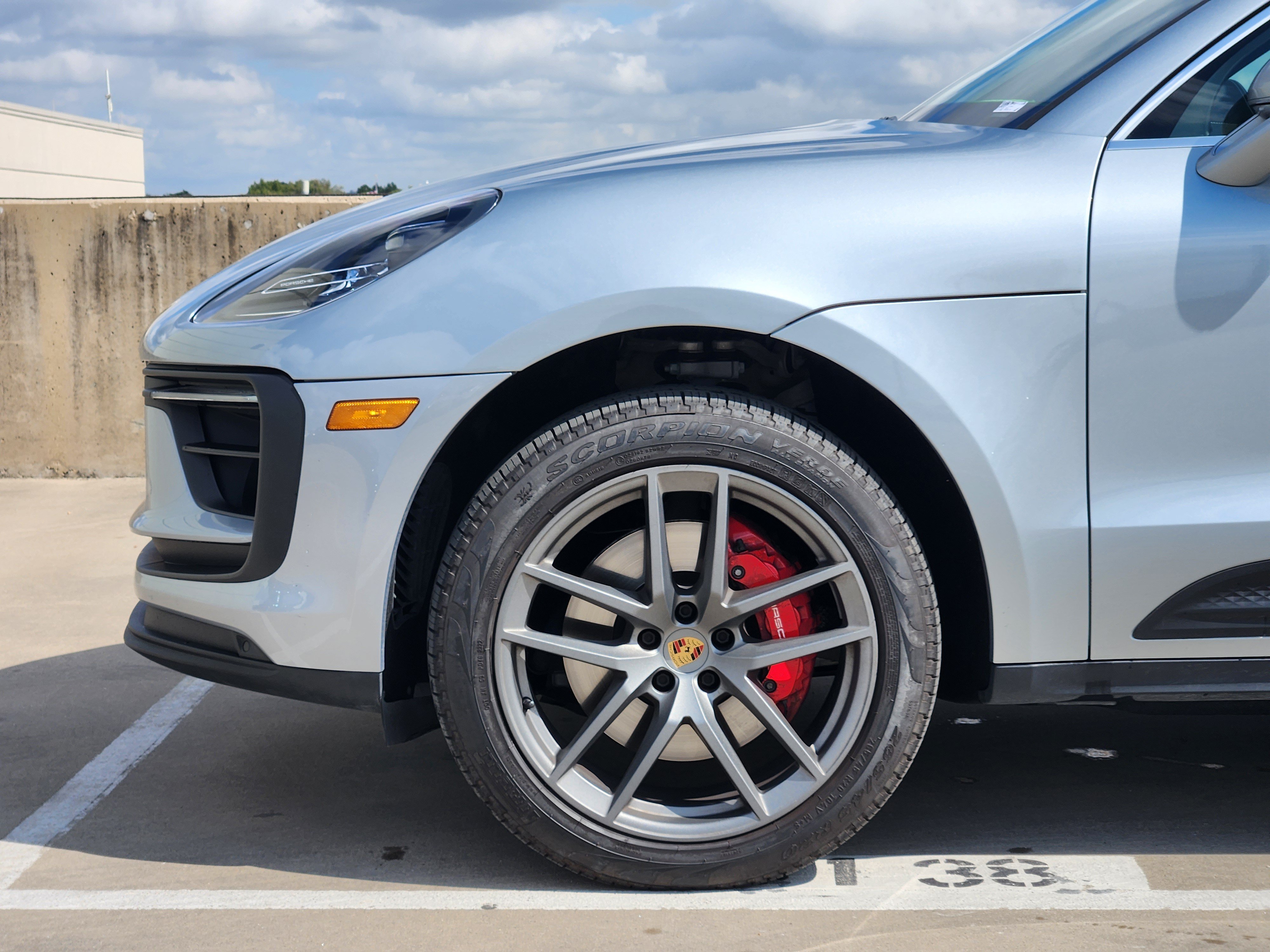 Certified 2023 Porsche Macan S AWD/4WD image 13