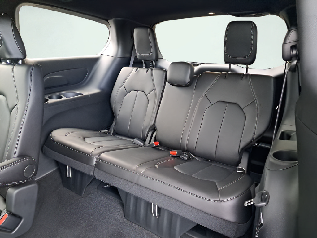 New 2026 Chrysler Voyager LX FWD image 12
