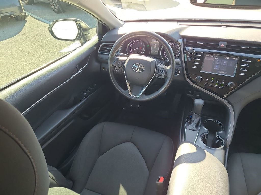 Used 2019 Toyota Camry LE image 7
