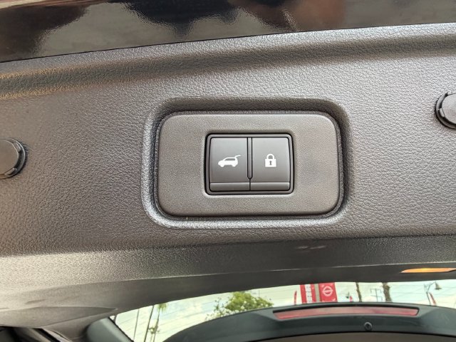 Certified 2026 Nissan Pathfinder SL FWD image 9