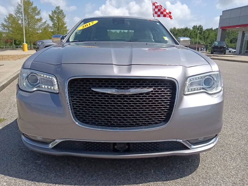 Used 2017 Chrysler 300 C w/ Safetytec Plus Group RWD image 9