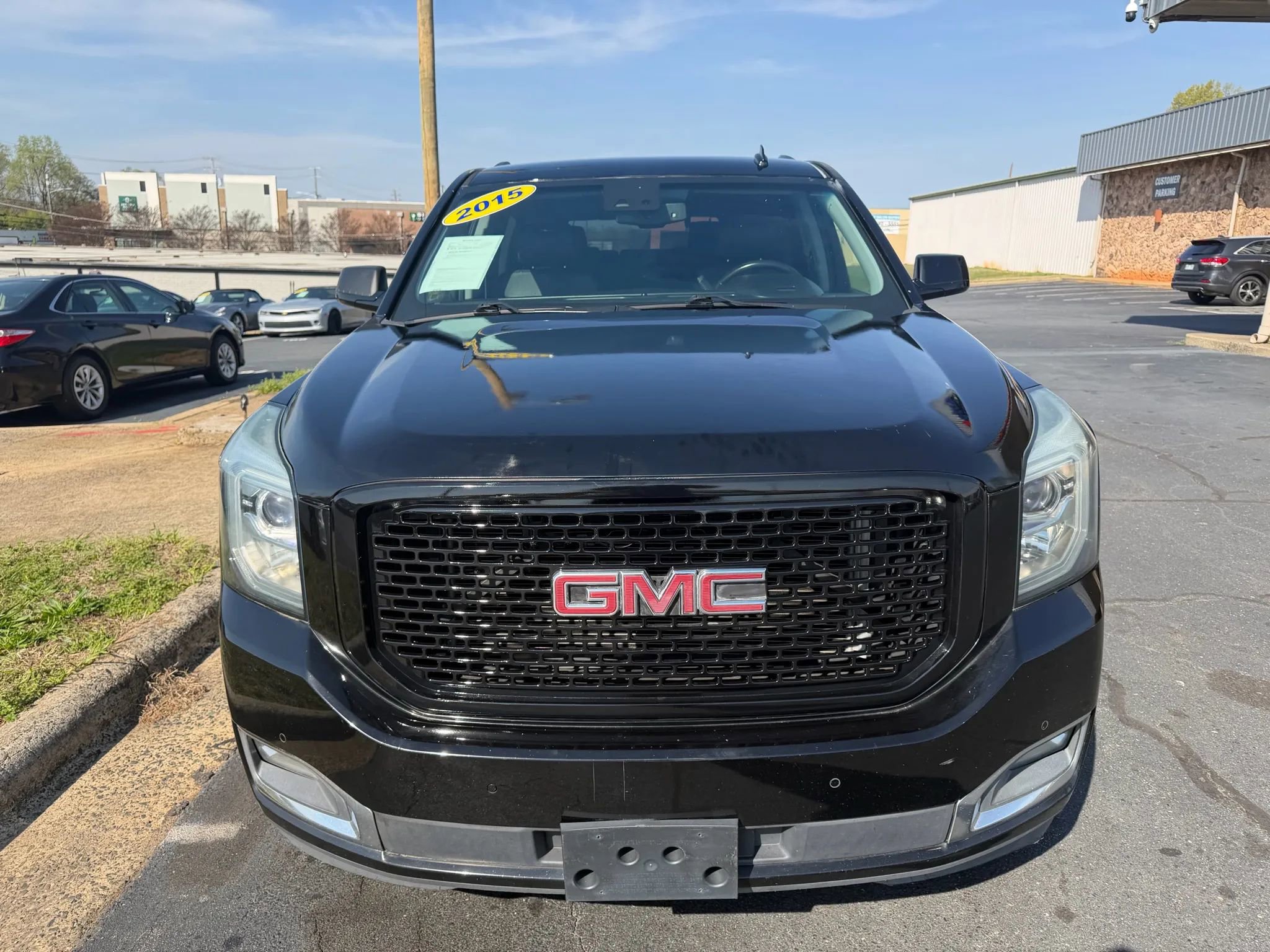 Used 2015 GMC Yukon SLT RWD image 2