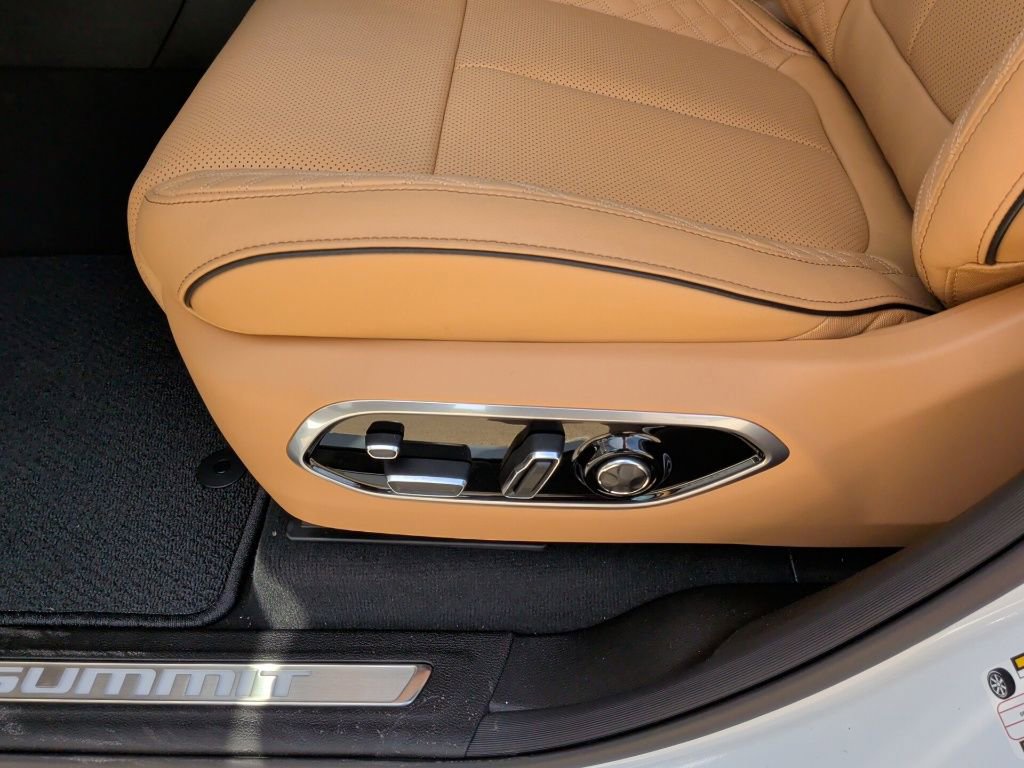 New 2025 Jeep Grand Cherokee Summit image 14