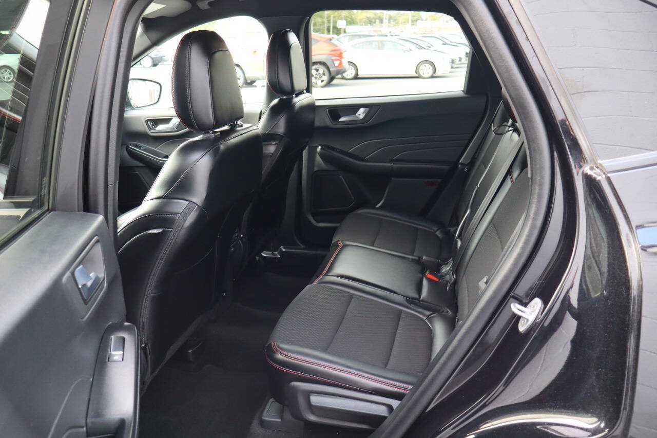Used 2025 Ford Escape ST-Line AWD/4WD image 5