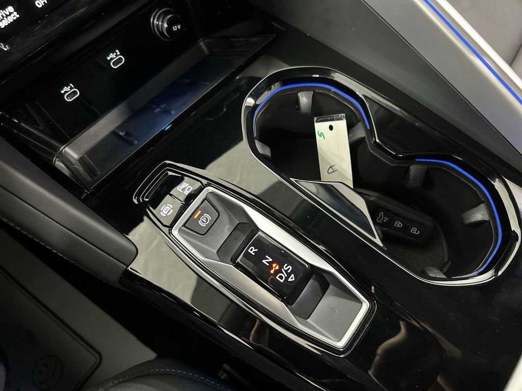 Used 2025 Audi Q5 Premium w/ Convenience Package image 18