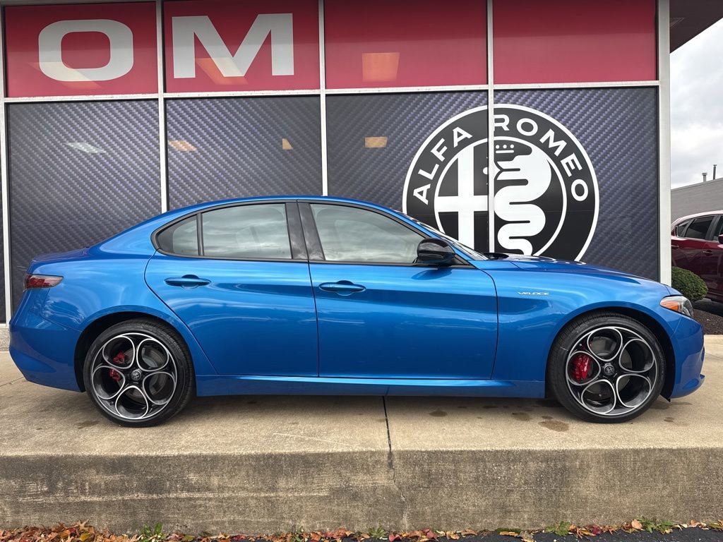 New 2025 Alfa Romeo Giulia AWD w/ Veloce Package AWD image 2