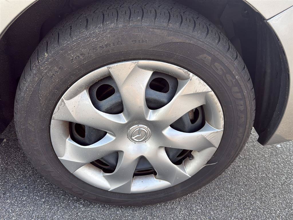 Used 2015 MAZDA MAZDA3 i Sport FWD image 12