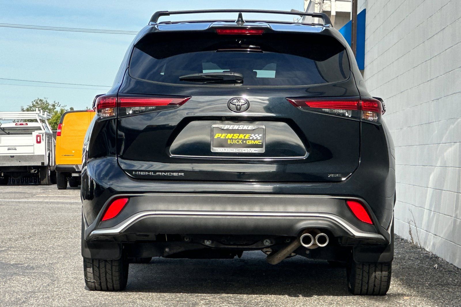 Used 2024 Toyota Highlander XSE FWD image 5