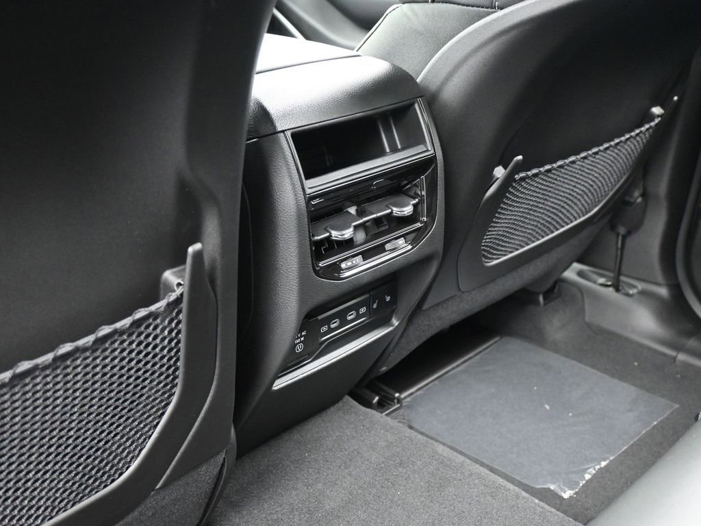 New 2026 Jeep Grand Cherokee Limited w/ Limited Altitude Package RWD image 30