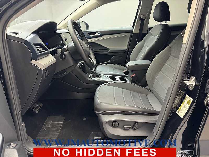Used 2024 Volkswagen Taos SE FWD image 12