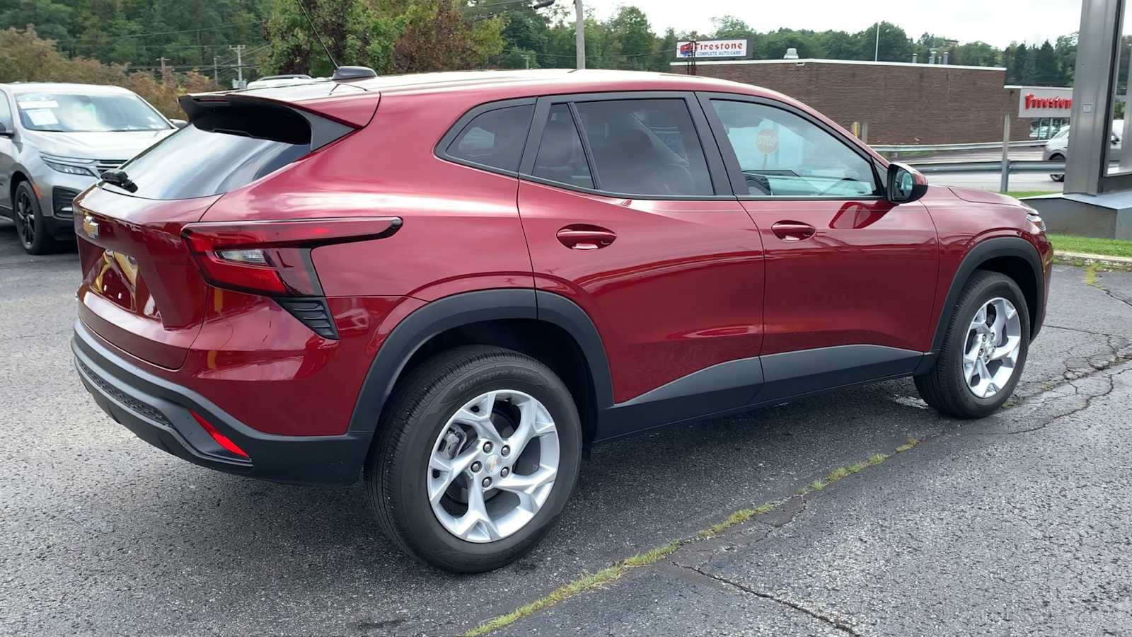 Certified 2024 Chevrolet Trax LS w/ LS Convenience Package FWD image 8