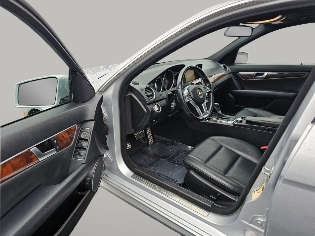 Used 2012 Mercedes-Benz C 300 4MATIC Sedan image 17
