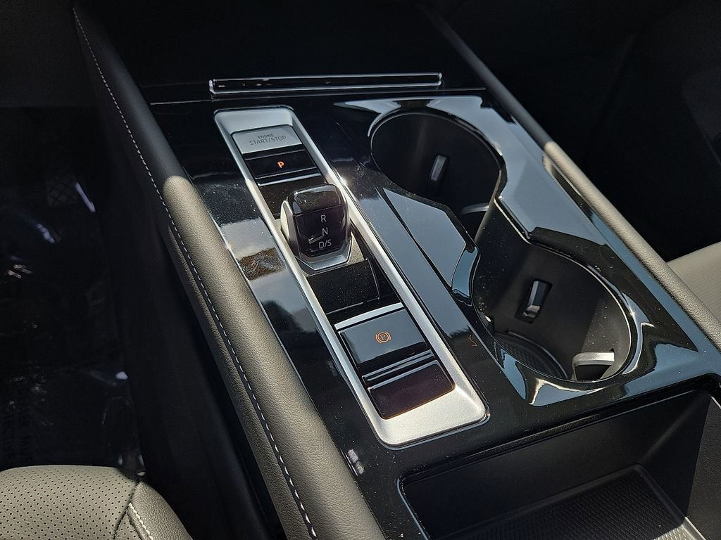 Used 2025 Volkswagen Atlas SEL image 24