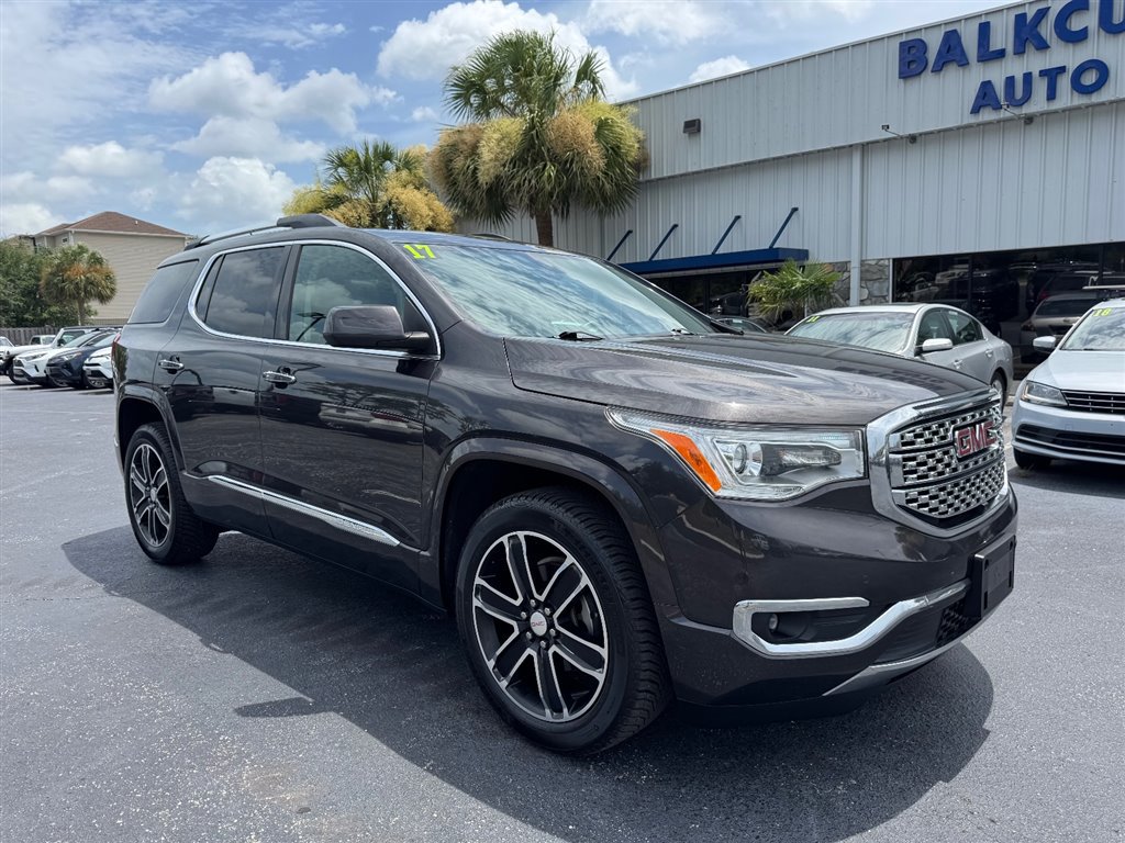 Used 2017 GMC Acadia Denali w/ Technology Package FWD image 2