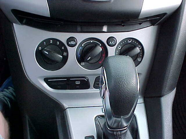 Used 2013 Ford Focus SE w/ Interior Protection Pkg FWD image 22