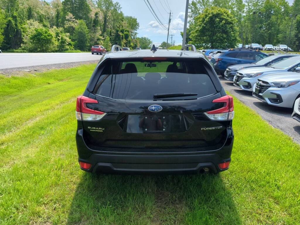 Certified 2021 Subaru Forester Premium image 3