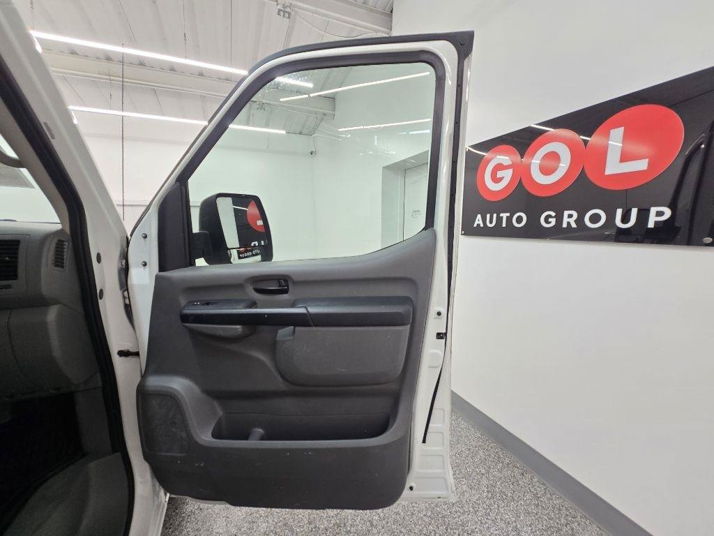 Used 2017 Nissan NV 2500 SV w/ Technology Package RWD image 22